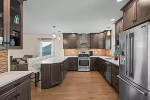 0S579 Robbins St, Winfield, IL 60190 - Photo 9