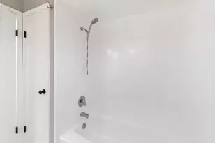 18W089 Claremont Dr, Darien, IL 60561 - Photo 15