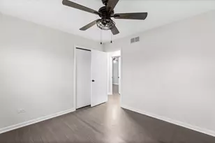 18W089 Claremont Dr, Darien, IL 60561 - Photo 17