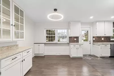 18W089 Claremont Drive, Darien, IL 60561 - Photo 9