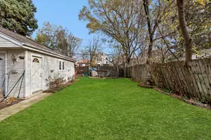 4721 N Kenton Ave, Chicago, IL 60630 - Photo 25
