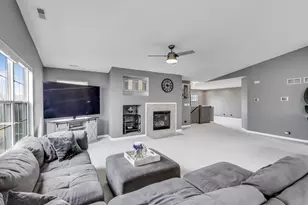 1552 Matthew Dr, Algonquin, IL 60102 - Photo 5