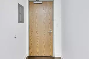 2 E Erie St, Chicago, IL 60611 - Photo 27