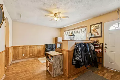 820 S Pine Street, Streamwood, IL 60107 - Photo 3