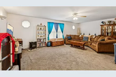 820 S Pine Street, Streamwood, IL 60107 - Photo 7