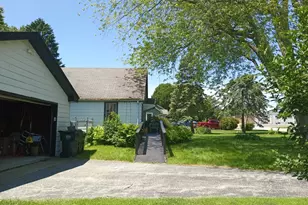 9867 W 17th St, Zion, IL 60099 - Photo 15