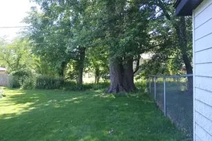 9867 W 17th St, Zion, IL 60099 - Photo 9