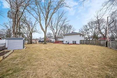 1923 E Pawnee Lane, Mount Prospect, IL 60056 - Photo 7