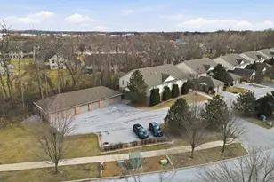 1455 Janice Dr, Schererville, IN 46375 - Photo 3