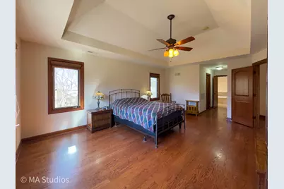 9030 Elm Avenue, Burr Ridge, IL 60527 - Photo 35