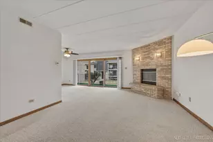 9050 Del Prado Dr, Palos Hills, IL 60465 - Photo 5