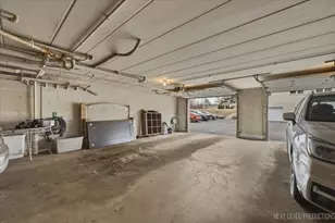 9050 Del Prado Dr, Palos Hills, IL 60465 - Photo 19