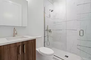 1340 W Chestnut St, Chicago, IL 60642 - Photo 25