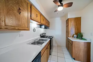 826 E Old Willow Rd, Prospect Heights, IL 60070 - Photo 9