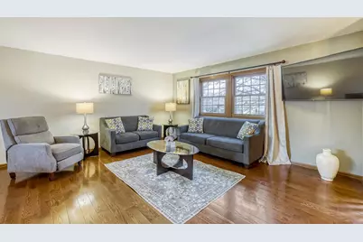 4175 Victoria Drive, Hoffman Estates, IL 60192 - Photo 5