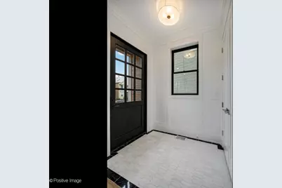 1228 W Wellington Avenue, Chicago, IL 60657 - Photo 3