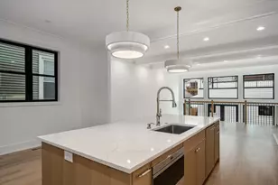 1228 W Wellington Ave, Chicago, IL 60657 - Photo 17