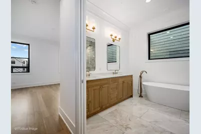 1228 W Wellington Avenue, Chicago, IL 60657 - Photo 23