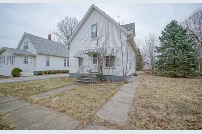 118 N Locust Street, Genoa, IL 60135 - Photo 1