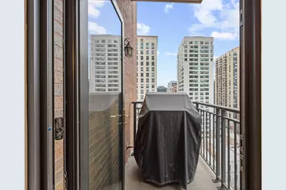30 W Erie Street #1002, Chicago, IL 60654 - Photo 23