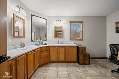 1937 W Potawatomie Trail, Kankakee, IL 60901 - Photo 21