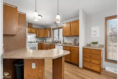 1937 W Potawatomie Trail, Kankakee, IL 60901 - Photo 3