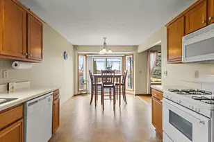 3810 Foxglove Ln, Winnebago, IL 61088 - Photo 9