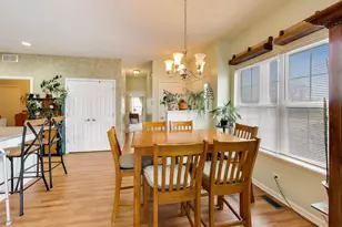 900 Yorktown St, McHenry, IL 60050 - Photo 9