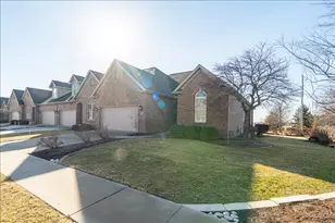 28 Prairie Vista Court, Bloomington, IL 61704 - Photo 3