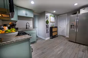 906 Grove St, Aurora, IL 60505 - Photo 3