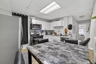 917 N Cicero Ave, Chicago, IL 60651 - Photo 7