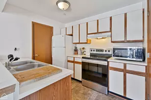 1351 Cunat Ct, Lake in the Hills, IL 60156 - Photo 11