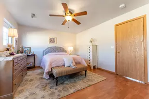 247 Evergreen Cir, Gilberts, IL 60136 - Photo 9