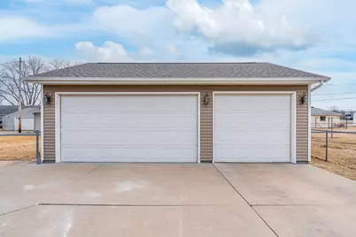 12 Suburban Heights, Milan, IL 61264 - Photo 17