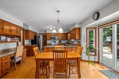 655 Blackhawk Drive, Batavia, IL 60510 - Photo 7