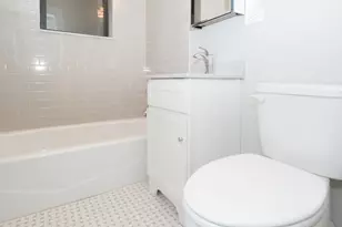 817 W Lakeside Pl, Chicago, IL 60640 - Photo 15