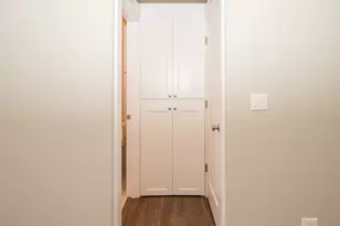 817 W Lakeside Pl, Chicago, IL 60640 - Photo 13