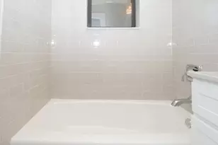 817 W Lakeside Pl, Chicago, IL 60640 - Photo 17