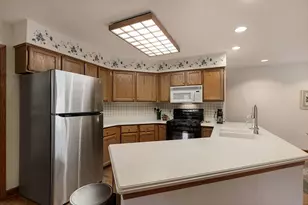 2012 Forest Creek Ln, Libertyville, IL 60048 - Photo 17