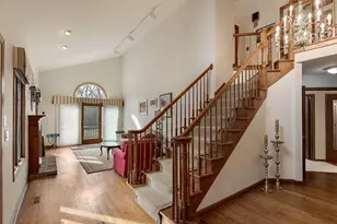 2012 Forest Creek Ln, Libertyville, IL 60048 - Photo 11