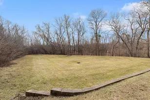 2012 Forest Creek Ln, Libertyville, IL 60048 - Photo 7