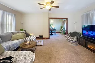527 19th Ave, Moline, IL 61265 - Photo 5