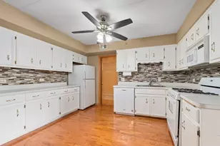 10404 S Keating Ave, Oak Lawn, IL 60453 - Photo 5