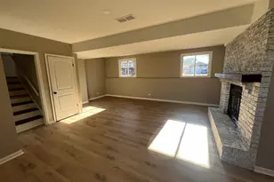 527 N Lyle Ave, Elgin, IL 60123 - Photo 7