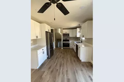 527 N Lyle Avenue, Elgin, IL 60123 - Photo 3