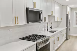 4951 Crest Ct, Country Club Hills, IL 60478 - Photo 7