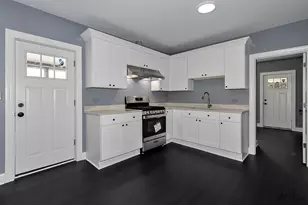 51 S Seymour Ave, Grayslake, IL 60030 - Photo 9