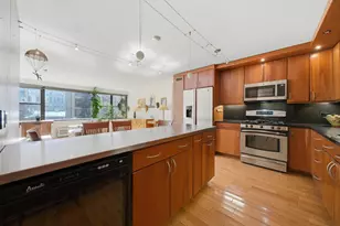 850 N Dewitt Pl, Chicago, IL 60611 - Photo 5