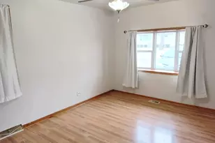 11410 S Neenah Ave, Worth, IL 60482 - Photo 11