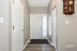 1896 Appaloosa Dr, Naperville, IL 60565 - Photo 3